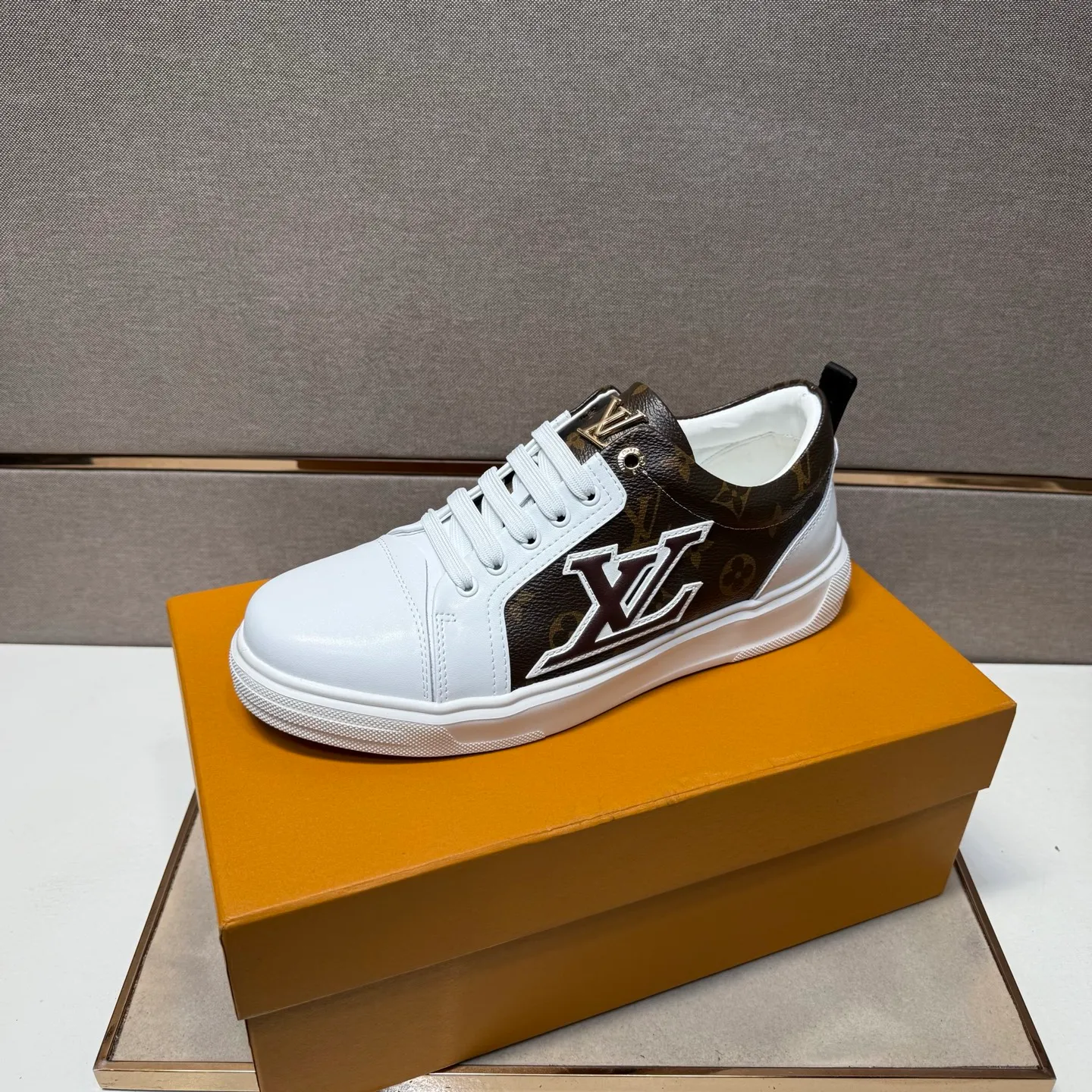 ⬛️Ex-factory price p400 [LV~] Men's casual shoes, 2025z cabinet sales simultaneously 🔶Code number: 38-44#️⃣ 🔷3 colors🔜The upper is made of multi-material splicing ➕Genuine leather lining, comfortable and breathable, sole: original comfortable and wear-resistant outsole, ⚠️real thing📱photographed🎬real thing is better📢📢📢